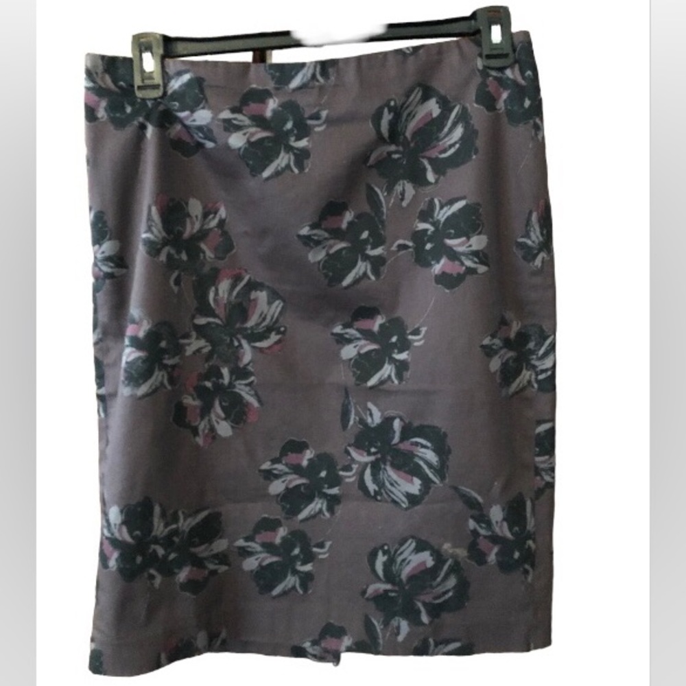 Ann Taylor fully lined skirt, Amethyst with floral motif, 23”, 12